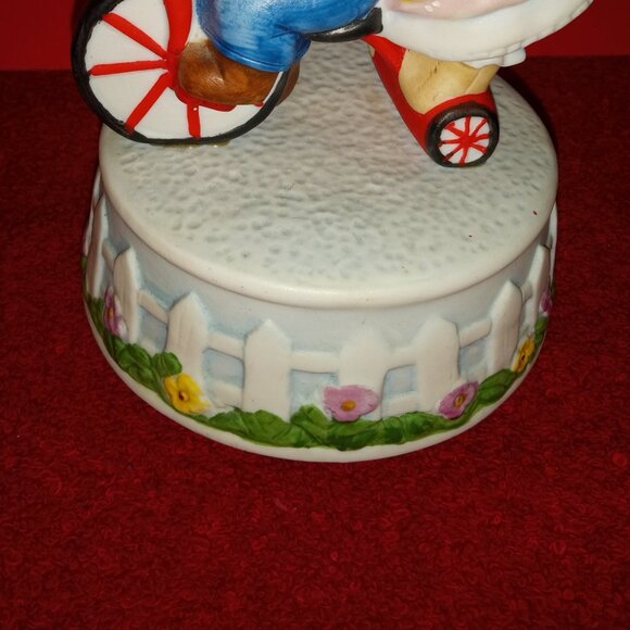 VINTAGE KITTY CUCUMBER TRICYCLE MUSIC BOX - Picture 4 of 8